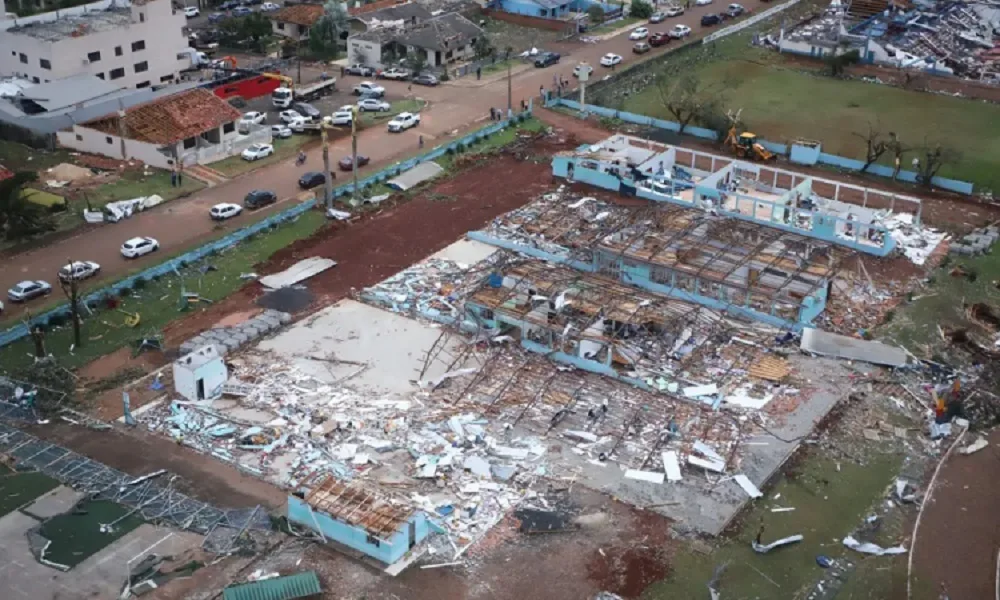 Número de feridos chega a 750 após passagem de tornado pelo Paraná