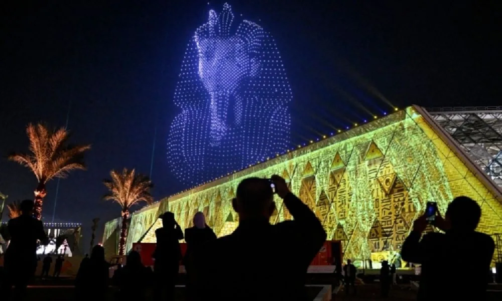 Com luzes a laser e orquestra sinfônica, Cairo inaugura Grande Museu Egípcio com espetáculo faraônico