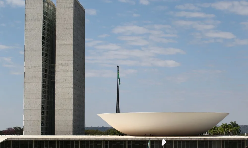 Deputados pedem investigação federal sobre megaoperação no Rio