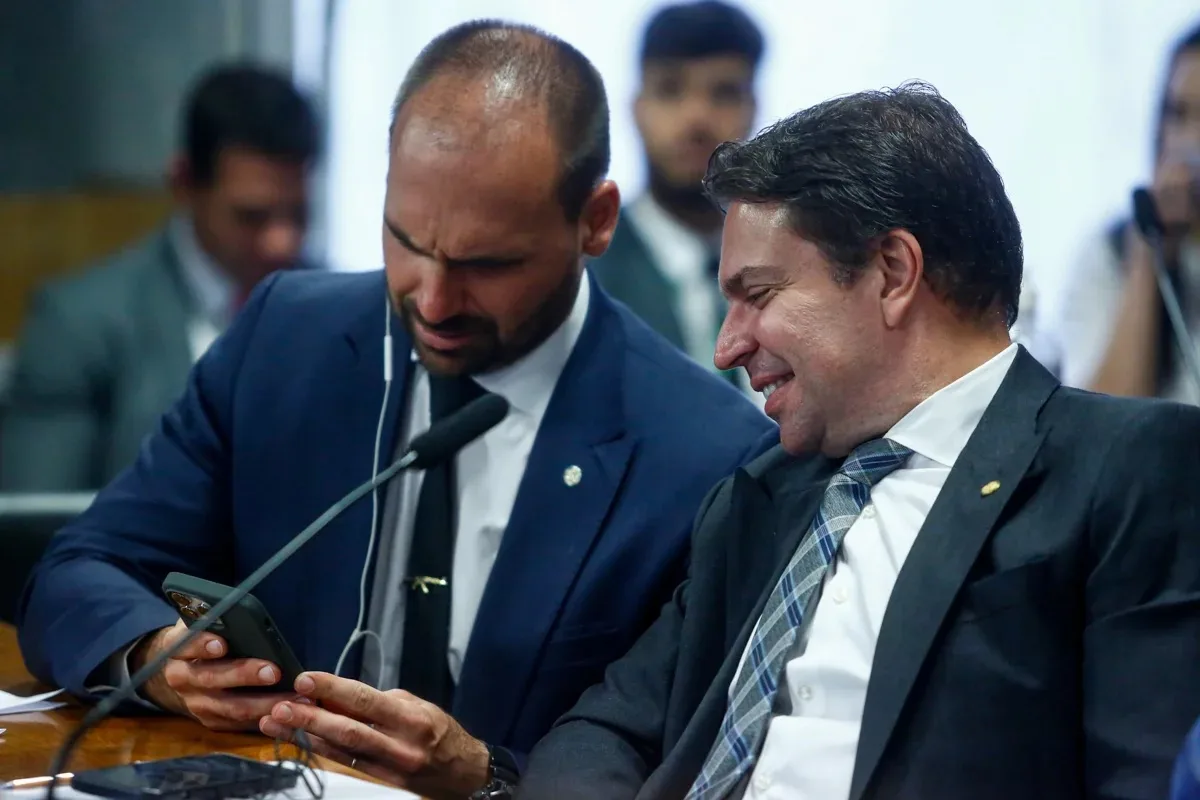 Mesa Diretora cassa mandatos de Eduardo Bolsonaro e Alexandre Ramagem
