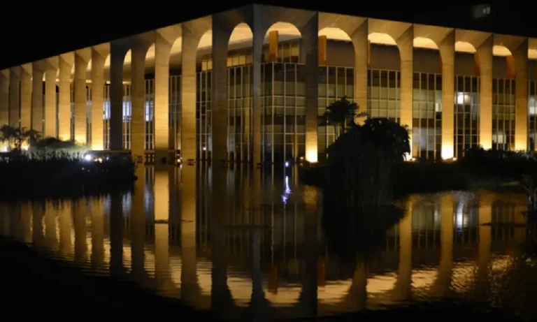 Reunião de emergência no Itamaraty discute invasão da Venezuela