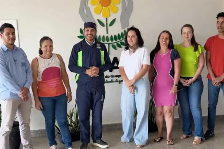 Deputado Fernando Máximo reforça parceria APAE de São Miguel do Guaporé