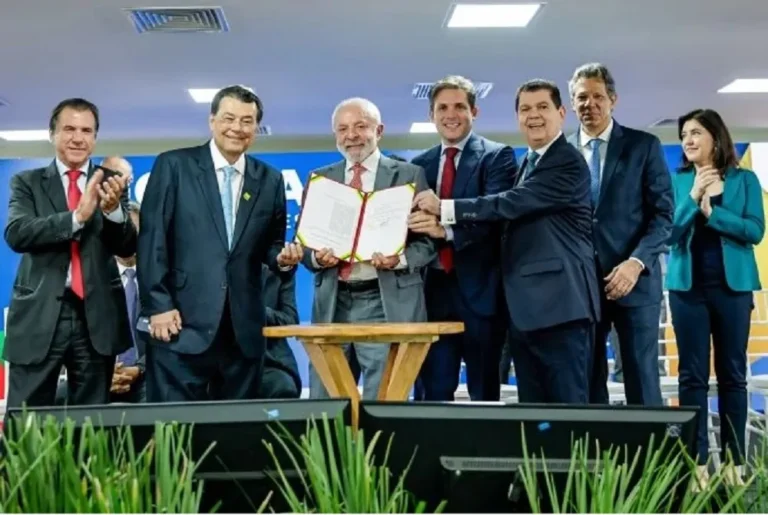 Lula sanciona lei que conclui regulamentação da Reforma Tributária e lança plataforma digital dos novos impostos