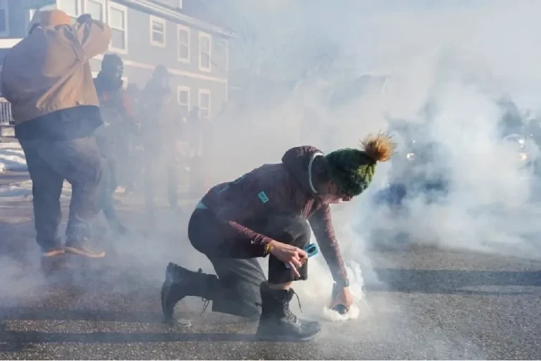 Trump ameaça usar Forças Armadas em protestos contra agentes de imigração em Minnesota