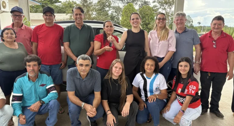 Deputada Cláudia de Jesus entrega veículo e vistoria obras na EFA de Novo Horizonte