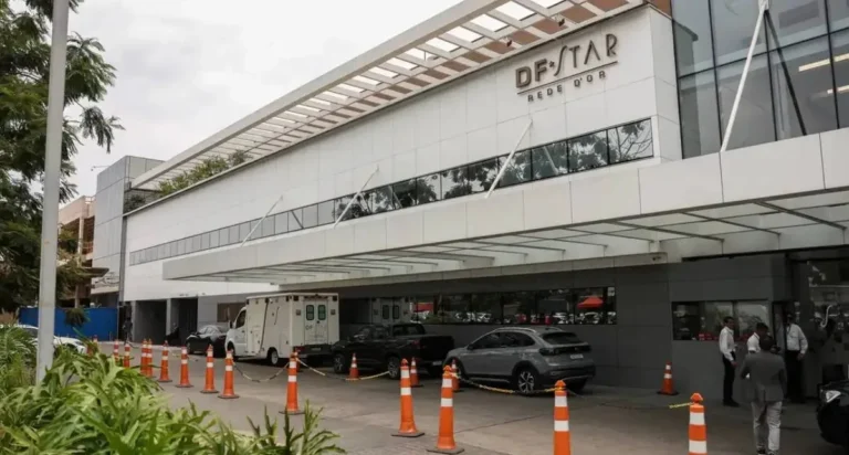 Jair Bolsonaro é internado em UTI com broncopneumonia bilateral
