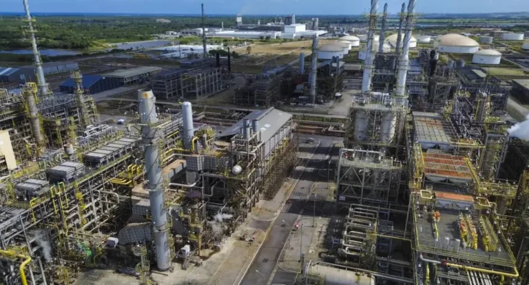 Petrobras anuncia aumento de R$ 0,38 no preço do diesel a partir de sábado