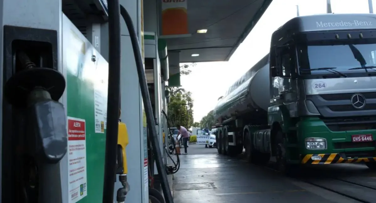 Rússia lidera venda de diesel ao Brasil durante guerra no Irã