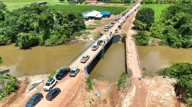 Prefeitura de Rolim de Moura inaugura ponte de concreto na Linha 200, km 4, lado norte