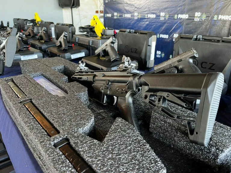 Governo de Rondônia reforça segurança pública com entrega de armamentos em municípios da BR-429