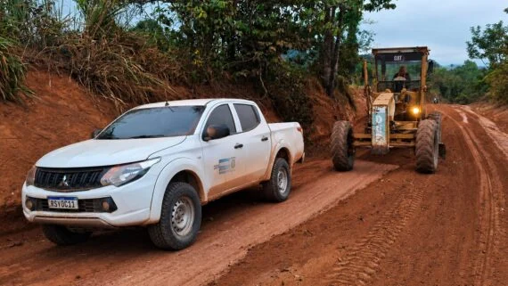 RO-387 recebe serviços de reconformação de plataforma para fortalecer a mobilidade na região de Espigão d’Oeste